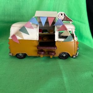 Metal Retro Ice Cream / food truck